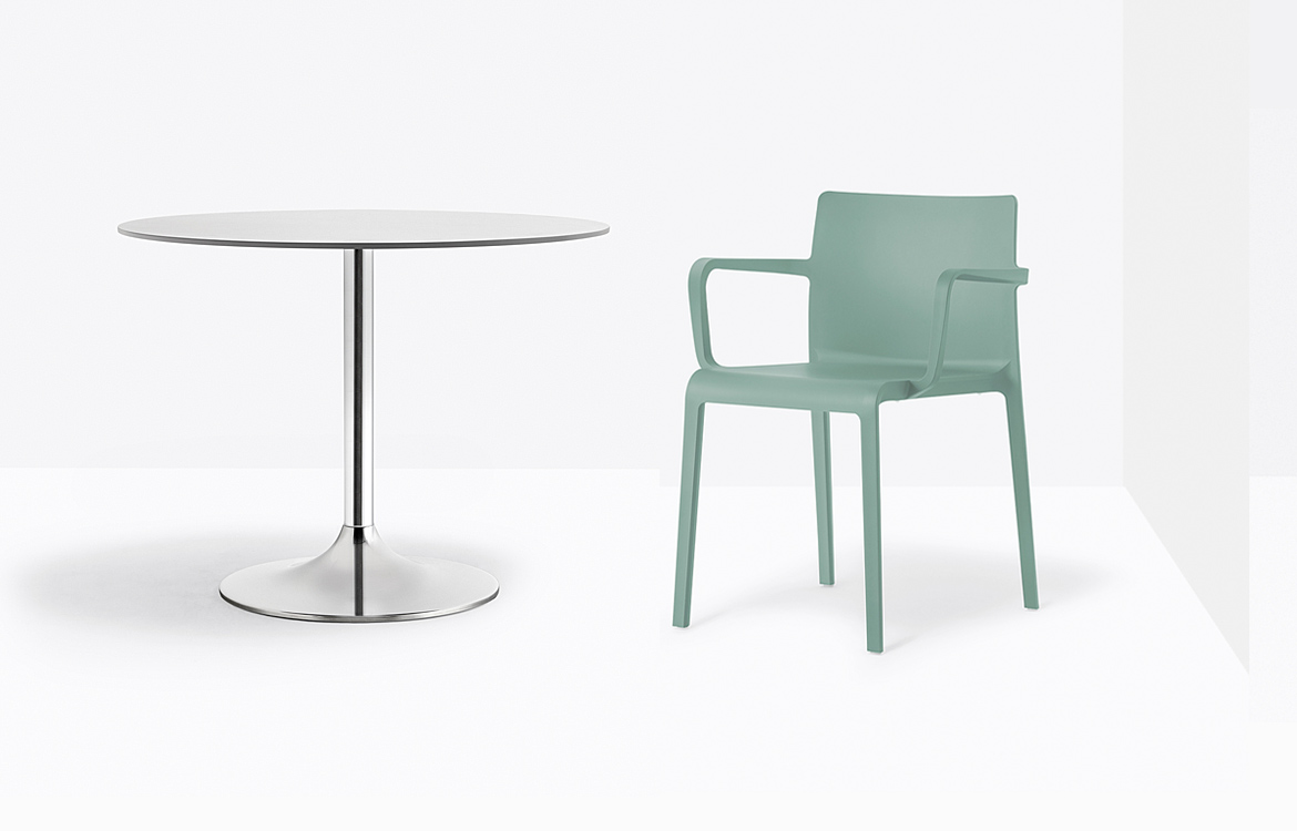 Trumpet style table chrome with green cafe chair