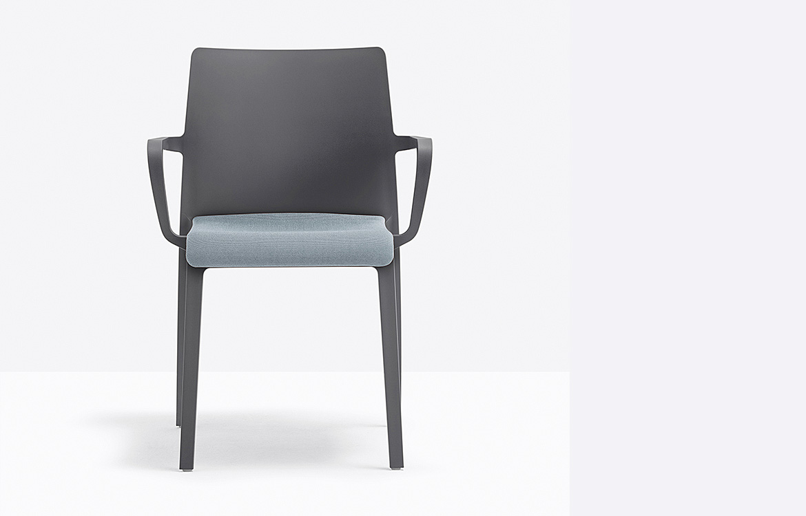 Commercial chair with armrests