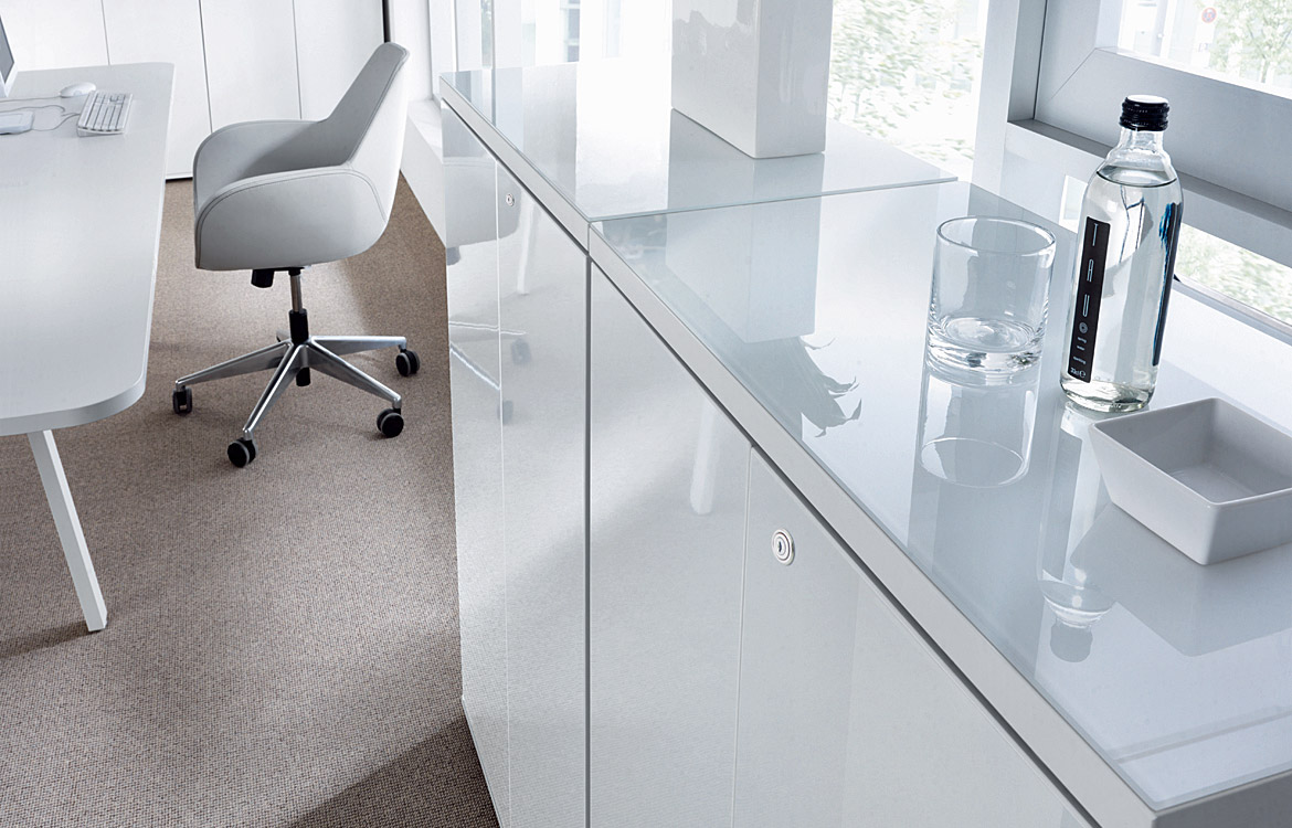 White gloss cabinet