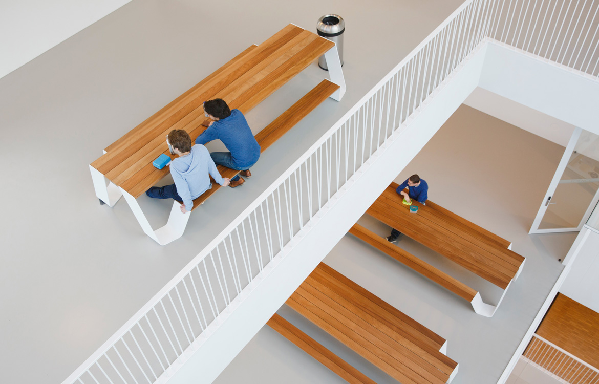 White wood picnic bench