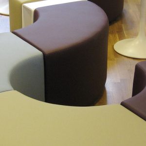 Why do students prefer modular seating for schools?