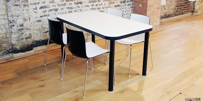 Edge canteen table with black legs and edge