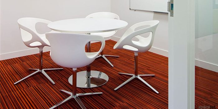 disc round white meeting tables