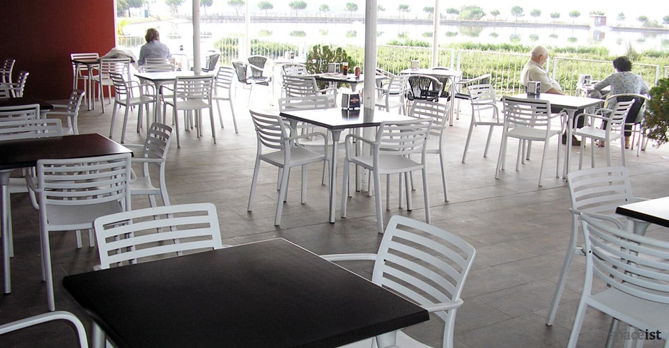 spaceist flash white indoor cafe table