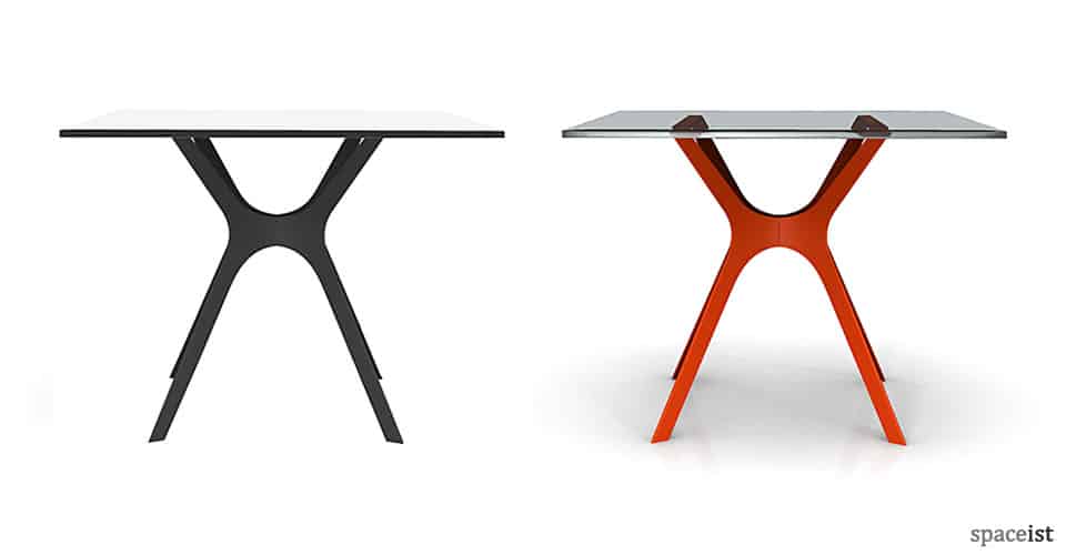 Vela red and black cafe table